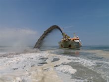 Zandsuppletie bij Ameland Foto:Tineke Dijkstra