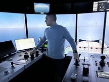 Anton Zinchenko in scheepvaartsimulator